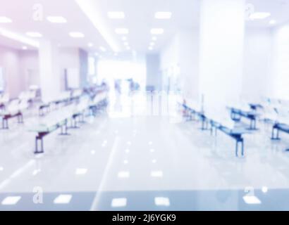 Halle im Bürogebäude, Krankenhaus, Flughafen verschwommener Hintergrund Stockfoto