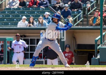 30. April 2022: Syracuse Mets-Außenfeldspieler Carlos Cortes (8) nimmt einen AT-Schläger gegen die Rochester Red Wings. Die Rochester Red Wings veranstalteten die Syracuse Mets im ersten Spiel eines Doppelkopfs in einem Spiel der International League im Frontier Field in Rochester, New York. (Jonathan Tenca/CSM) Stockfoto