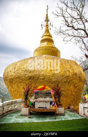 Wat Phrathat Suthon Mongkhon Khiri Tempelkomplex in Phrae, Thailand Stockfoto