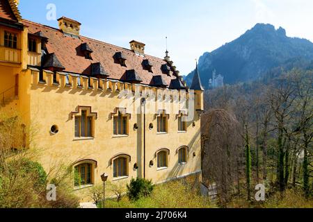 Deutschland Bayern Romantische Straße. Fussen. Schloss Hohenschwangau. Im Hintergrund Schloss Neuschwanstein Stockfoto