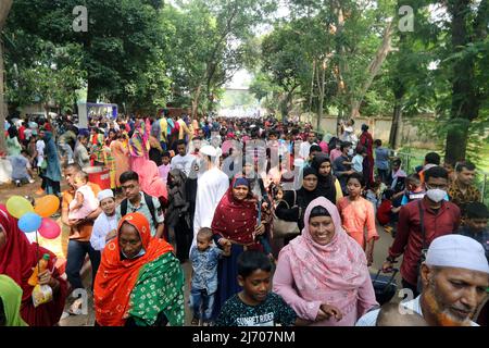 Nach zwei Jahren pandemisch verursachter Schließung wurde die Wiedereröffnung des Mirpur National Zoo am Tag nach dem 04. Mai 2022 in Dhaka, Bangladesch, von tausenden Besuchern begrüßt. Foto von Habibur Rahman/ABACAPRESS.COM Stockfoto