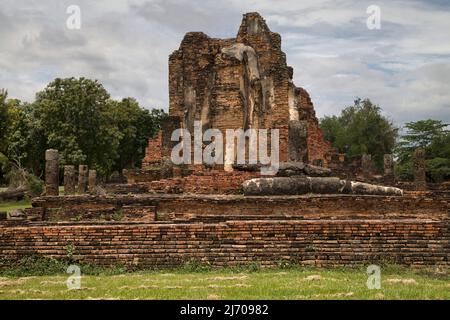 Ruinen des Mondop von Wat Phra Phai Luang, Sukhothai, Thailand. Stockfoto