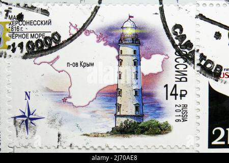 MOSKAU, RUSSLAND - 6. AUGUST 2021: In Russland gedruckte Briefmarke zum 200. Geburtstag des Cherson Leuchtturms - Schwarzes Meer, Serie, um 2016 Stockfoto