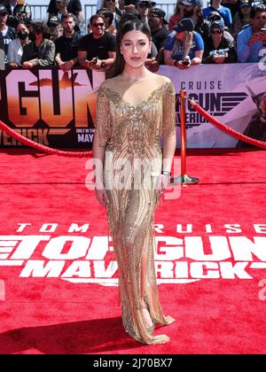 SAN DIEGO, KALIFORNIEN, USA - 04. MAI: Elena Hazina kommt zur Weltpremiere von Paramount Picturs' 'Top Gun: Maverick', die am 4. Mai 2022 im USS Midway Museum in San Diego, Kalifornien, USA, stattfand. (Foto von Xavier Collin/Image Press Agency) Stockfoto