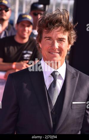 San Diego, Ca. 04.. Mai 2022. Tom Cruise besucht die Weltpremiere „Top Gun: Maverick“ an Bord des USS Midway Museum am 04. Mai 2022 in San Diego, Kalifornien. Kredit: Jeffrey Mayer/Jtm Fotos/Media Punch/Alamy Live News Stockfoto