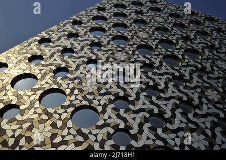 Ravensbourne University London, modernes Gebäude, Außenansicht, in North Greenwich London, Großbritannien. Stockfoto