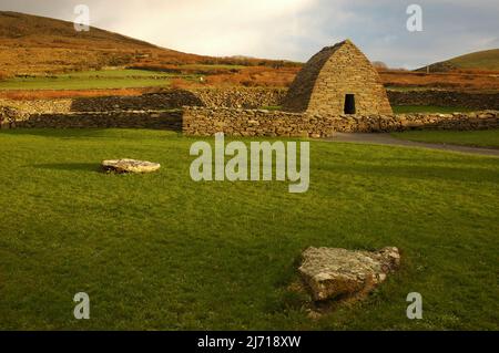 Gallarus Oratory - frühchristliche Kapelle aus Sandstein, auf der Halbinsel Dingle im Westen Irlands. Stockfoto