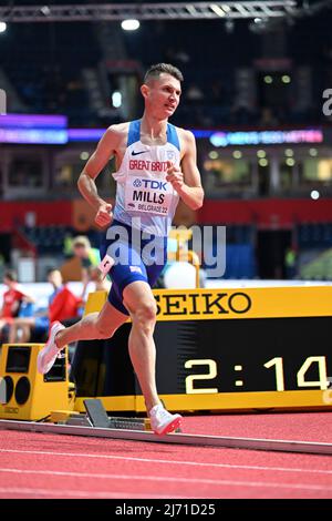 George Mills nimmt an der Belgrader Hallenweltmeisterschaft 2022 auf 1500 Metern Teil. Stockfoto