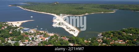 Luftaufnahme von Alter do Chao, saisonaler Strand, der nach dem Verschwinden während der Regenzeit in Santarém, Pará State, Brasilien, aufsteigt. 2013. Stockfoto