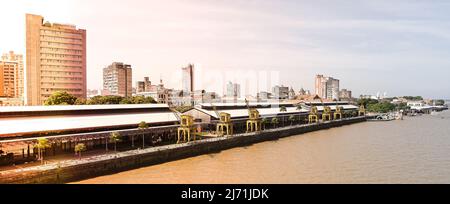 Luftpanorama von Estação das Docas, Wahrzeichen von Belém do Pará, Amazonas, Brasilien. Stockfoto