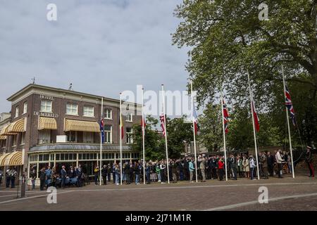 2022-05-05 12:38:56 WAGENINGEN - atmosphärisches Bild während der jährlichen Befreiungsparade in Wageningen als Tribut an die Befreier. Der Befreiungstag wurde nach zwei Coronajahren wie üblich gefeiert. ANP VINCENT JANNINK niederlande Out - belgien Out Stockfoto