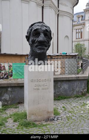 Bronzeskulptur des Brustdarstellers der Gheorghe Dinica in der Altstadt von Bukarest, Rumänien Stockfoto