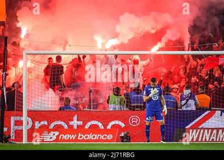 Fans von Lille während des französischen Ligue-1-Fußballspiels zwischen LOSC Lille und RC Lens am 16. April 2022 im Pierre-Mauroy-Stadion in Villeneuve-d'Ascq in der Nähe von Lille, Frankreich - Foto Matthieu Mirville / DPPI Stockfoto