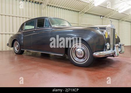 GALDAMES, SPANIEN-8. AUGUST 2021: 1960 Rolls-Royce Silver Cloud II LHD im Automobilmuseum Torre Loizaga (Miguel de la Via) Stockfoto