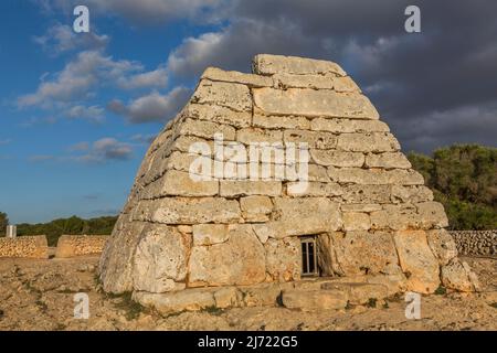 Naveta des Tudons, prähistorische Grabungsstätte, Menorca, Spanien Stockfoto