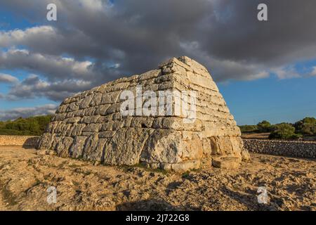 Naveta des Tudons, prähistorische Grabungsstätte, Menorca, Spanien Stockfoto