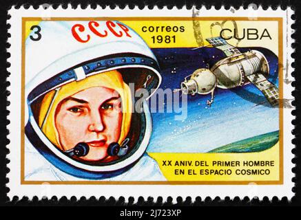 KUBA - UM 1981: Eine in Kuba gedruckte Marke zeigt Valentina Tereshkova, 1. Woman in Space und Vostok 6, 20. Anniversary of 1. man in Space, circ Stockfoto