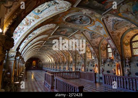 München, Deutschland -04.08.2022: Berühmter schön dekorierter Korridor der munchener residenz . Stockfoto