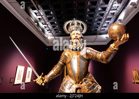 Skulptur des Königs Ferdinand III. Von Kastilien - 1671 - von Pedro Roldán, einem Barockbildhauer. Museum der Schönen Künste in Sevilla, Andalusien, Spanien Stockfoto