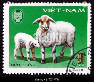 VIETNAM - UM 1979: Eine in Vietnam gedruckte Marke zeigt Ewe, Lamm, Haustiertier, um 1979 Stockfoto