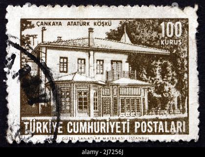 TÜRKEI - UM 1963: Eine in der Türkei gedruckte Briefmarke zeigt Atatürk's Home, Cankaya, um 1963 Stockfoto