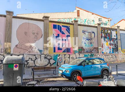 Die Wandwand in Lavapiez, Madrid, mit abstrakten Wandarbeiten von Nemos und anderen Kunstkollektiven. Muros Tabacalera 2019 Thema - Chance Stockfoto