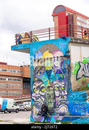 Wandbild, MOS, Stiltreffen Kollektive Wandbilder auf dem Parkplatz in der Nähe des Bahnhofs Chamartin, Madrid, Spanien Stockfoto