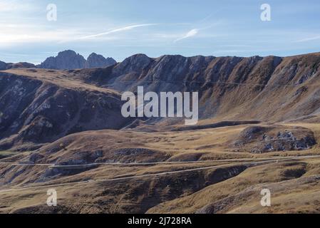 Stura di Demonte Tal, Blick vom Pass Colle Fauniera, Bergkette der Cottischen Alpen, Region Piemont, Italien Stockfoto