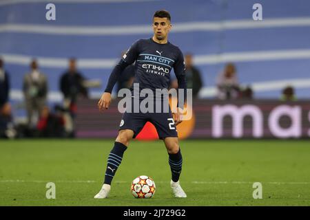 Madrid, Spanien, 4.. Mai 2022. Joao Cancelo aus Manchester City während des UEFA Champions League-Spiels im Bernabeu, Madrid. Bildnachweis sollte lauten: Jonathan Moscrop / Sportimage Stockfoto