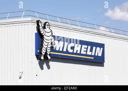 Roanne, Frankreich - 31. Mai 2020: Michelin-Fabrik in Roanne. Michelin ist ein Reifenhersteller mit Sitz in Clermont-Ferrand Stockfoto