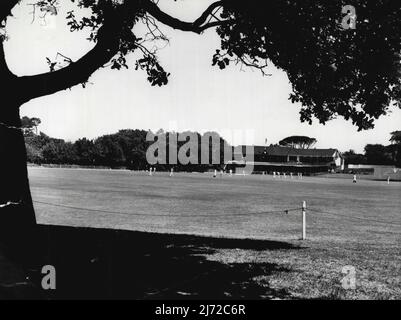 Newland Cricket Ground, Kapstadt. Austragungsort für das zweite Testspiel zwischen Australien und Südafrika am 31.. Dezember 1949, 2.., 3. und 4.. Januar 1950. Auf der linken Seite sind berühmte Eichen und Pavillon, rechts in der Mitte. 20. Dezember 1949. Stockfoto