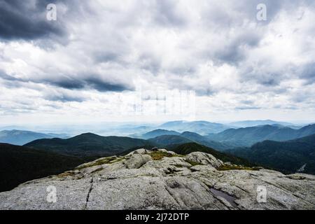 Blick vom Gipfel des Mt. Marcy, Adirondack Mountains, New York State Stockfoto