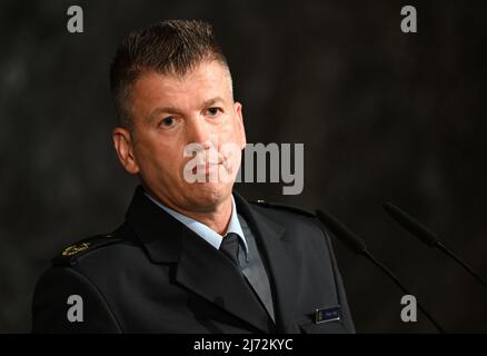 05. Mai 2022, Bayern, Garmisch-Partenkirchen: Der Vizepräsident der Bundespolizei München, Franz Xaver Vogl, spricht beim Bürgerinformationsevent des Marktes Garmisch-Partenkirchen auf dem Gipfel G7 in der Bayernhalle. Der Gipfel G7 findet vom 26.-28.06.2022. In Schoss Elmau statt. Foto: Angelika Warmuth/dpa Stockfoto