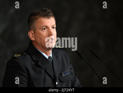 05. Mai 2022, Bayern, Garmisch-Partenkirchen: Der Vizepräsident der Bundespolizei München, Franz Xaver Vogl, spricht beim Bürgerinformationsevent des Marktes Garmisch-Partenkirchen auf dem Gipfel G7 in der Bayernhalle. Der Gipfel G7 findet vom 26.-28.06.2022. In Schoss Elmau statt. Foto: Angelika Warmuth/dpa Stockfoto