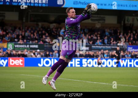 Buckinghamshire, Großbritannien, 5.. Mai 2022, David Stockdale , der Torhüter von Wycombe Wanderers im Einsatz während des Spiels. EFL Skybet Football League One Play off semi final 1. Leg match, Wycombe Wanderers gegen MK Dons am Donnerstag, 5.. Mai 2022 im Adams Park Stadium in High Wycombe, Buckinghamshire. Dieses Bild darf nur für redaktionelle Zwecke verwendet werden. Nur zur redaktionellen Verwendung, Lizenz für kommerzielle Nutzung erforderlich. Keine Verwendung bei Wetten, Spielen oder Veröffentlichungen in einem Club/einer Liga/einem Spieler. Bild von Steffan Bowen/Andrew Orchard Sports Photography/Alamy Live News Stockfoto