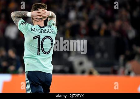 James Maddison vom Leicester City FC sieht beim Halbfinale der Conference League mit 2. Beinen zwischen AS Roma und dem FC Leicester City am 5.. Mai 2022 im Olimpico-Stadion in Rom (Italien) niedergeschlagen aus. Foto Andrea Staccioli / Insidefoto Stockfoto