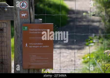 Eintrittsschild am Naturpark Oostvaardersplassen in den Niederlanden Stockfoto