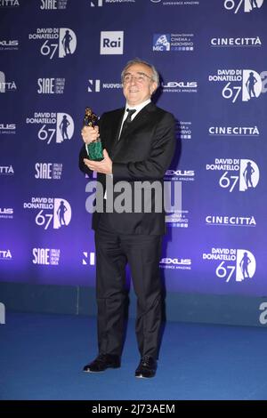 4. Mai 2022, Roma, Latium, Italien: In den CinecittÃ Studios von Rom, gewinnt die Cerimony von 2022 David di Donatello .in diesem Bild Silvio Orlando (Bild: © Paolo Pizzi/Pacific Press via ZUMA Press Wire) Stockfoto