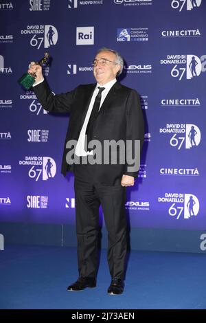 4. Mai 2022, Roma, Latium, Italien: In den CinecittÃ Studios von Rom, gewinnt die Cerimony von 2022 David di Donatello .in diesem Bild Silvio Orlando (Bild: © Paolo Pizzi/Pacific Press via ZUMA Press Wire) Stockfoto