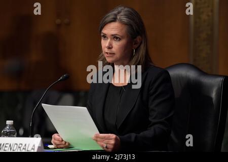 Die stellvertretende stellvertretende Sekretärin des US-Außenministeriums Emily Mendrala bezeugt vor dem Senatsausschuss für innere Sicherheit und Regierungsangelegenheiten während einer Anhörung im Dirksen-Senat/Capitol Hill in Washington DC, USA, die Sicherung und Sicherstellung der Ordnung an der Südwestgrenze. Stockfoto