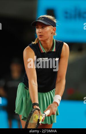 Jil Teichmann (SUI), 5. MAI 2022 - Tennis : Jil Teichmann im Einzel Halbfinalspiel gegen Jessica Pegula bei den WTA 1000 Turnieren Mutua Madrid Open Tennisturnier im Caja Magica in Madrid, Spanien. (Foto von Mutsu Kawamori/AFLO) Stockfoto