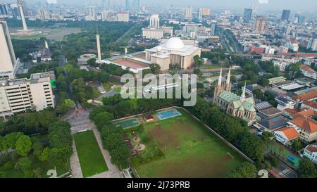 Luftaufnahme des West Irian Liberation Monument in Jakarta. Jakarta, Indonesien, 6. Mai 2022 Stockfoto