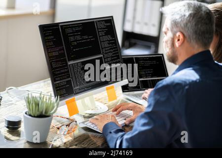 Agile Pair-Programmierung Und Extreme Coding. Unternehmenssoftware Stockfoto