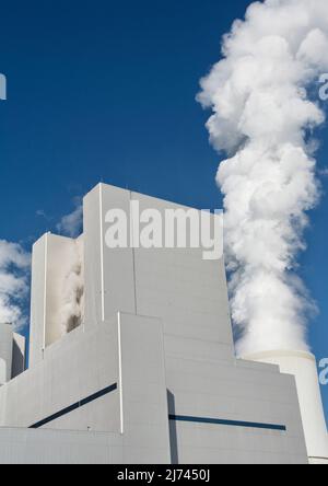 Modernes Kohlekraftwerk, Hochformat Stockfoto