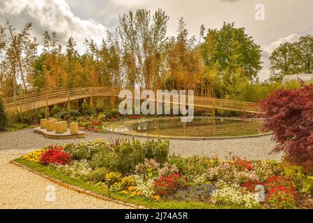 Almere, Niederlande, Mai 2022. Der Chines-Pavillon, aus Bambus, auf der Floriade, Gartenbau Expo 2022. . Hochwertige Fotos Stockfoto