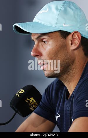 Rafael Nadal aus Spanien besucht seine Pressekonferenz während des Tennisturniers Mutua Madrid Open 2022 am 5. Mai 2022 im Caja Magica Stadion in Madrid, Spanien - Foto: Oscar J Barroso/DPPI/LiveMedia Stockfoto