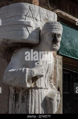 Italien Venedig Campo dei Mori -96 Skulptur des Sior Antonio Rioba 13 Jh mit der eiseren Nase diese nach Beschädigungen erst im 19 Jh angekommen Stockfoto