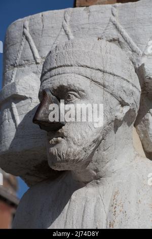 Italien Venedig Campo dei Mori -99 Skulptur des Sior Antonio Rioba 13 Jh mit der eiseren Nase diese nach Beschädigungen erst im 19 Jh angekommen Stockfoto