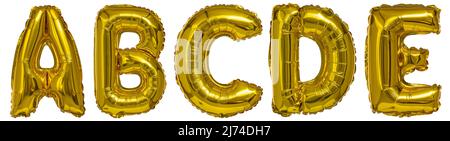 Echte Luftballons in Form von Buchstaben a b c d und metallischem Gold auf weißem Hintergrund Stockfoto