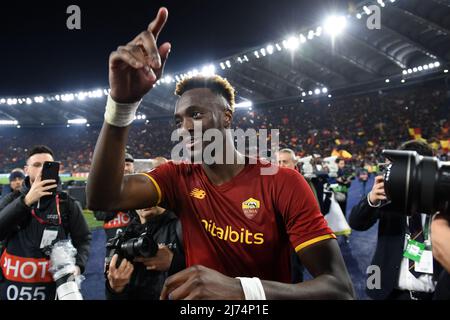 Tammy Abraham von AS Roma feierte den Sieg am Ende des Spiels während des Halbfinales zwischen AS Roma und Leicester City Conference League im Olimpico-Stadion in Rom, Italien, am 05.. Mai 2022. Fotografo01 Stockfoto